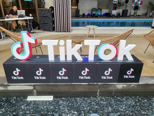 TicTok  Creator summer pool party 